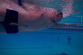 用手划水搞笑视频,欢乐瞬间引爆笑点