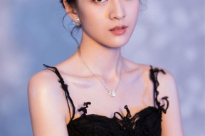 明星张雪迎,青春绽放，演艺圈的新星闪耀